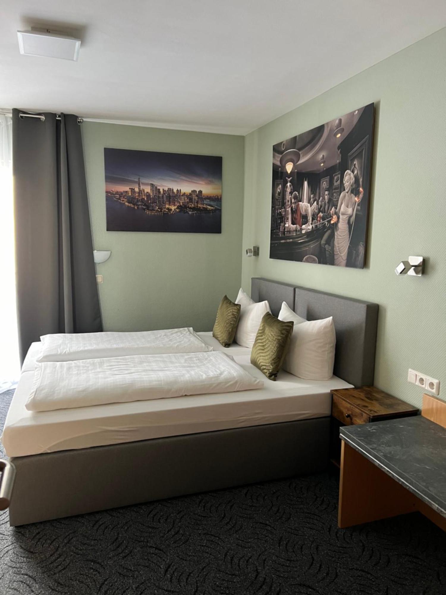 Hotel Aggertal グンマースバッハ エクステリア 写真