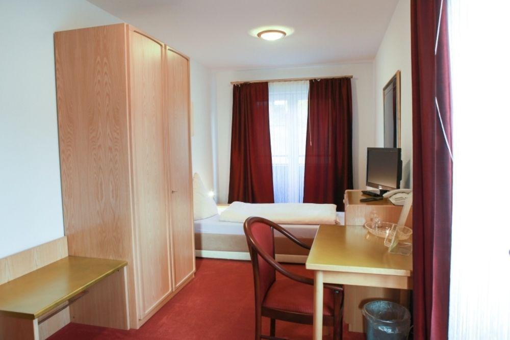Hotel Aggertal グンマースバッハ エクステリア 写真