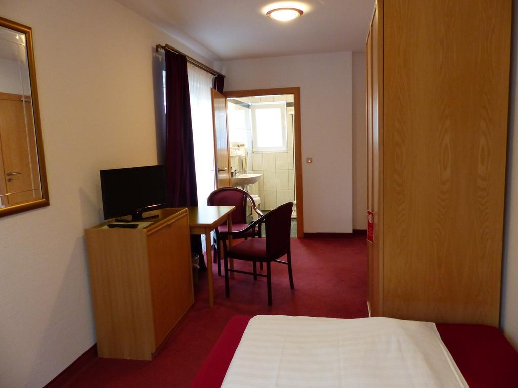 Hotel Aggertal グンマースバッハ エクステリア 写真
