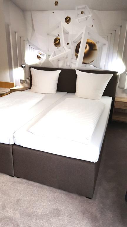 Hotel Aggertal グンマースバッハ エクステリア 写真