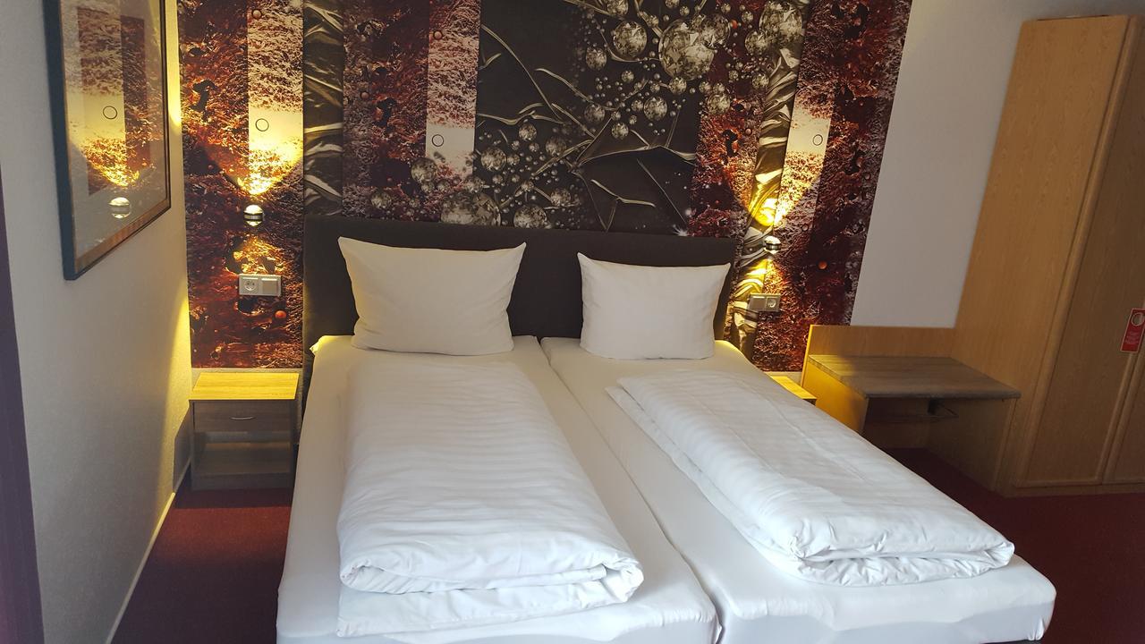 Hotel Aggertal グンマースバッハ エクステリア 写真